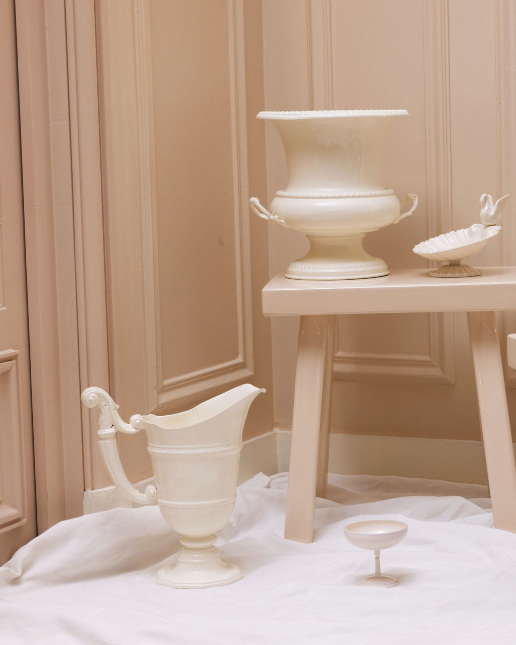 JUGS VASE