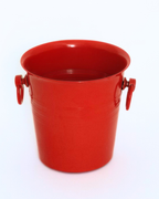 RAFRAÎCHISSEUR ROUGE PIQUE UN FARD S