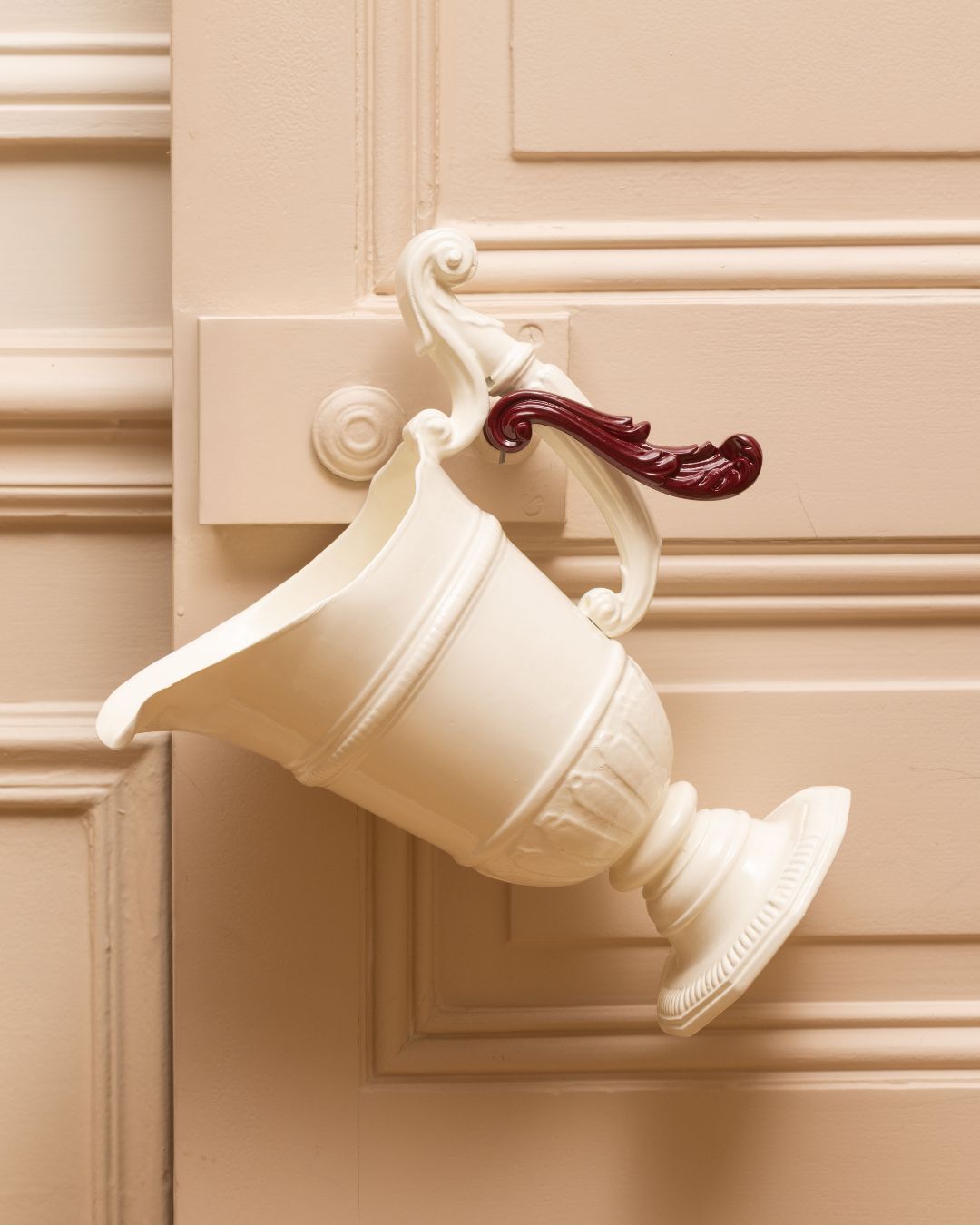 JUGS VASE