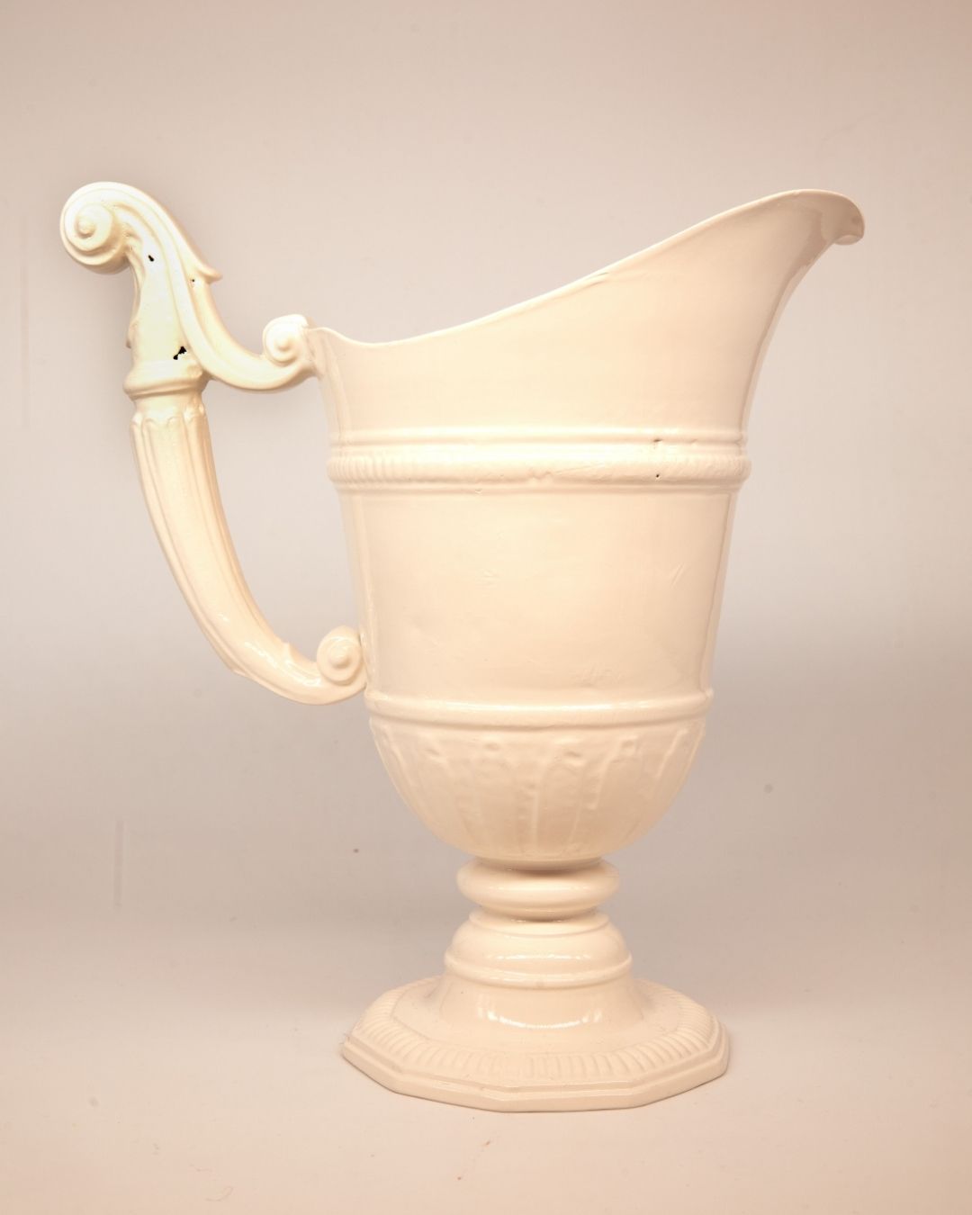 JUGS VASE