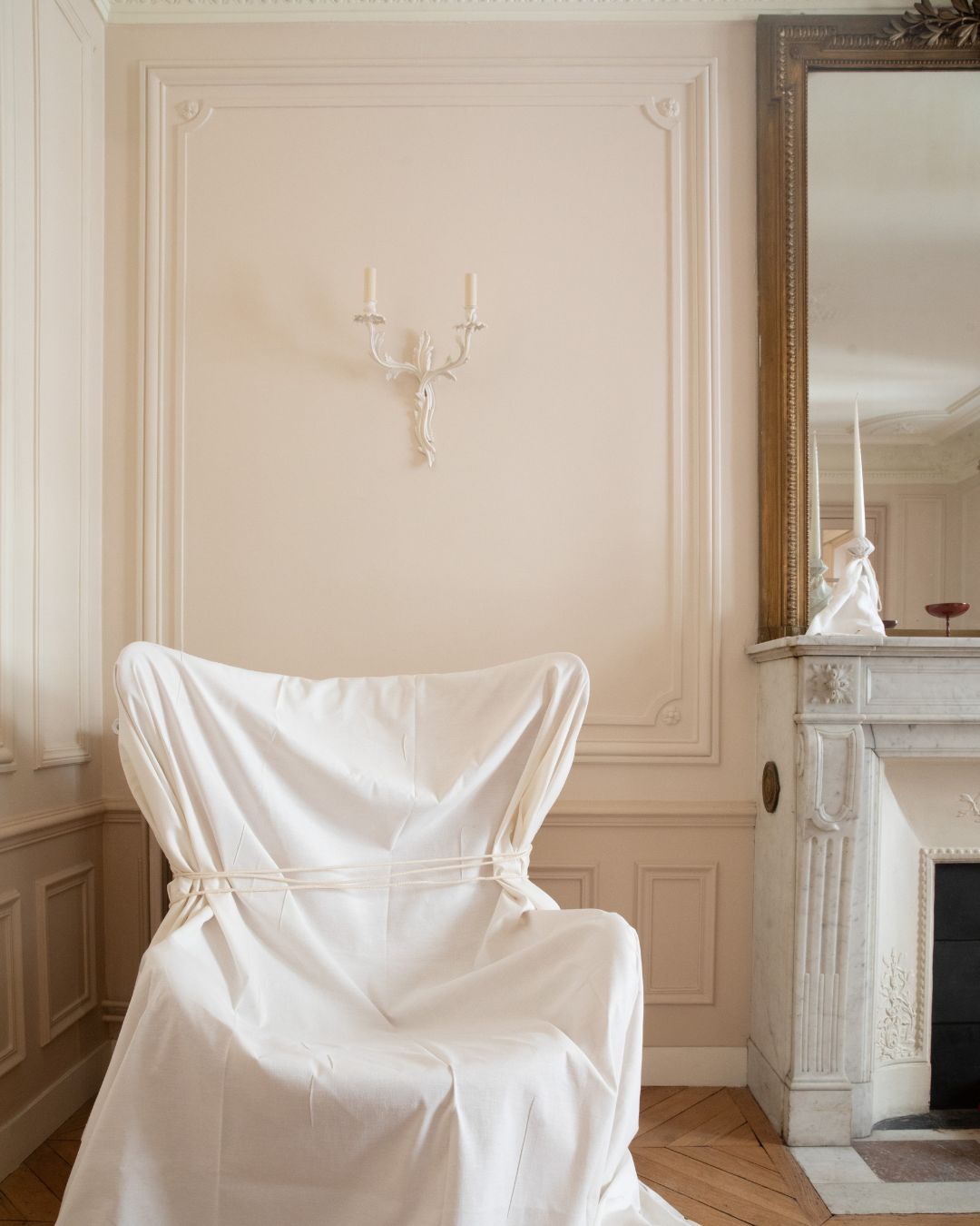 PAIR OF WALL SCONCES